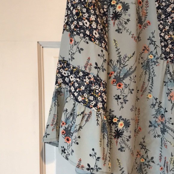 DR2 Mixed Pattern Blouse - Picture 3 of 6